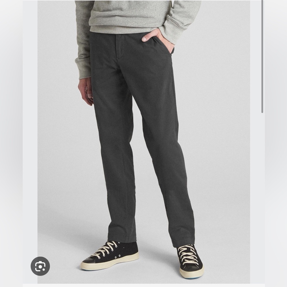 GAP Khakis Tailored Straight Fit Grey Men’s Pants Size 33/32 BRAND NEW